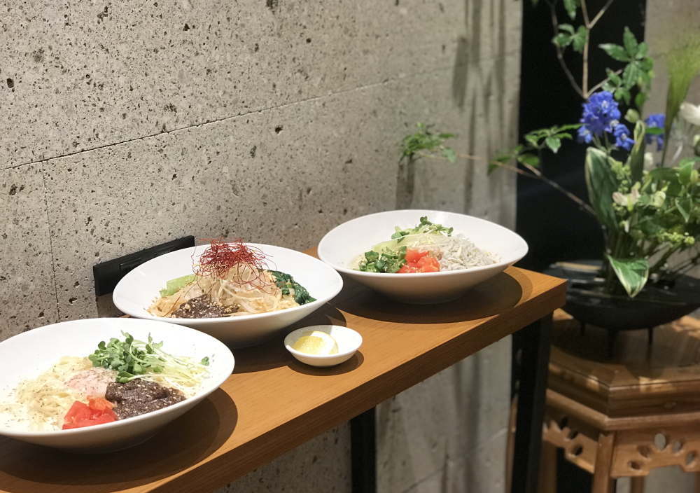 新メニュー「夏野菜とシラスの涼麺」、そして「温玉豆乳チーズ涼麺」