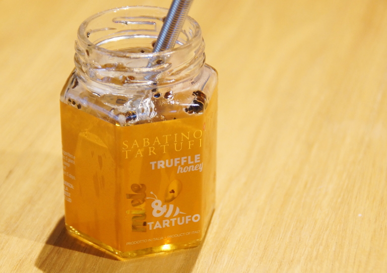 サバティーノ社　トリュフ蜂蜜