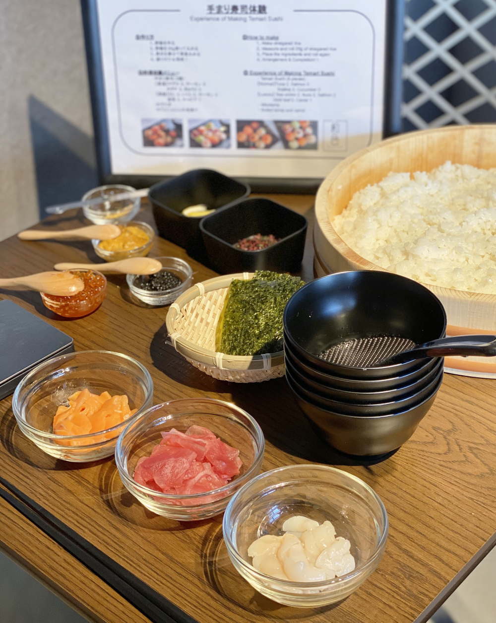 浅草で料理体験！自分だけのオリジナル手まり寿司作り