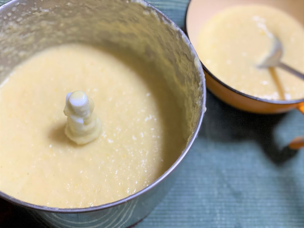 アーモンドミルクとコーンで作るスープ