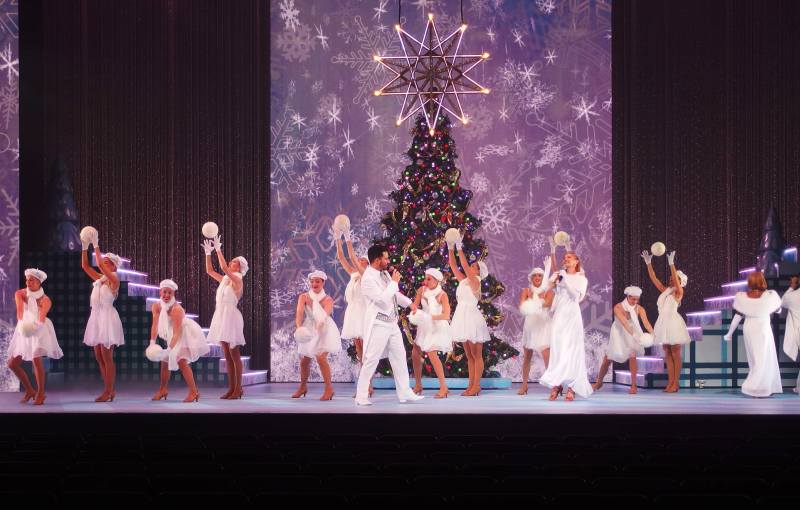 ブロードウェイクリスマスワンダーランド 雪運びのシーン