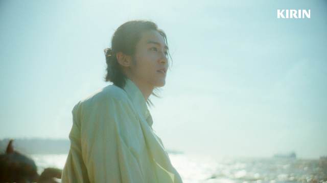 目黒蓮 新CM「午後のフルーツティー」篇