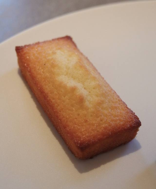 焼き立てフィナンシェ
