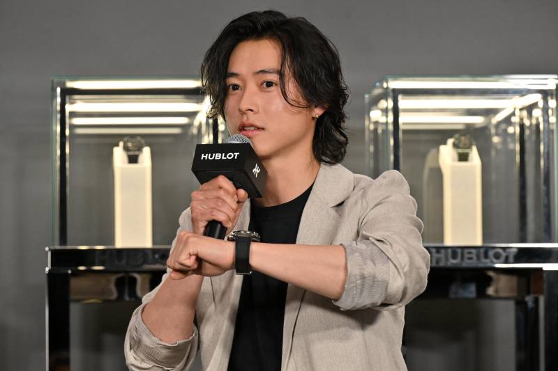 山﨑賢人さん、ウブロ新作イベント