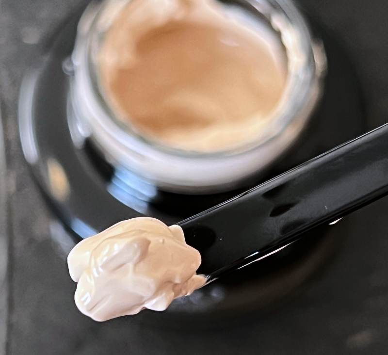 カネボウ　ライブリースキン　ウェアIIのテクスチャ