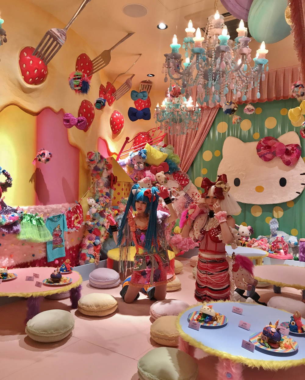 Mel-Tea Hello Kitty Roomとモンスターガール