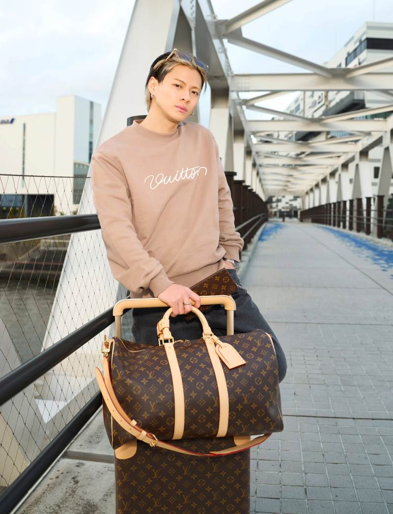 平野紫耀のルイ・ヴィトンを着用したエアポートスタイル