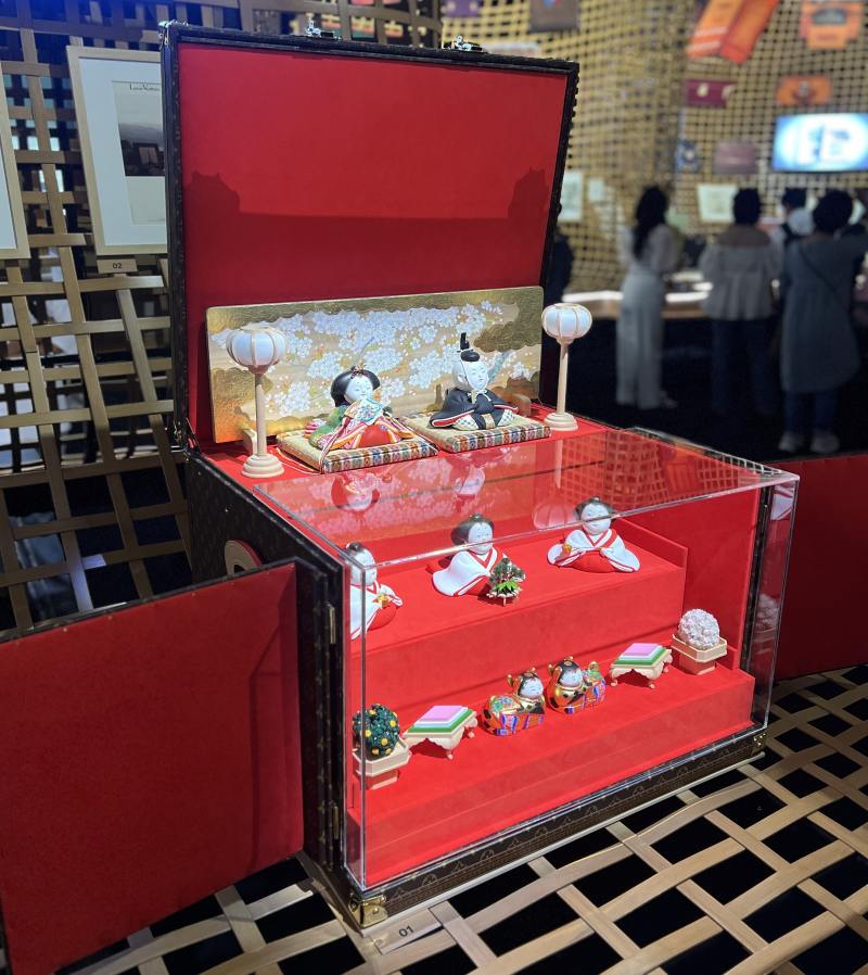 ルイヴィトン展 原点 ひな人形ボックス