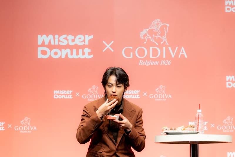 神尾楓珠『Mister Donut×GODIVA』新商品発表会