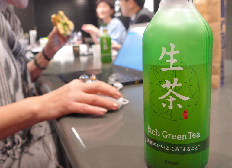 美味しいペットボトル緑茶 おすすめ