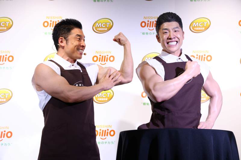 なかやまきんに君さん自身ソックリの「店長代理」に困惑！「珈琲と脂肪燃焼 by NISSHIN OilliO」お披露目会