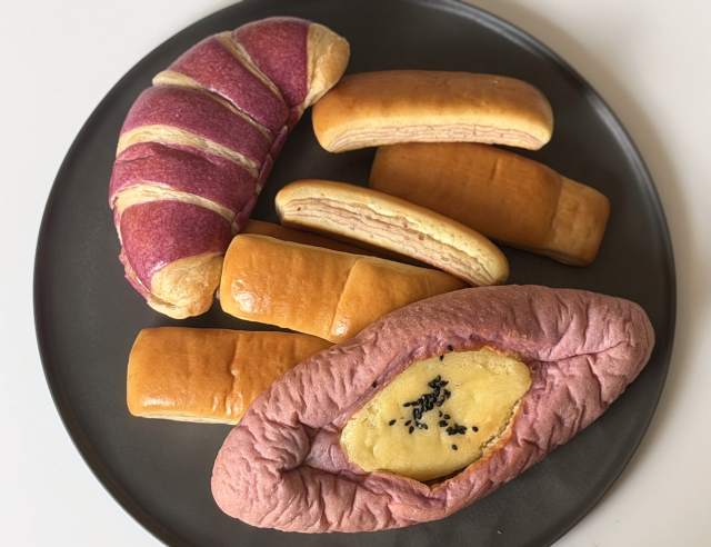 ファミマ　おいも収穫祭のパン商品3つ