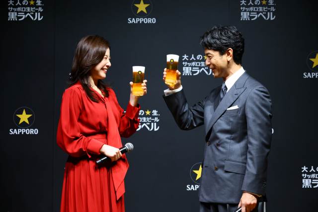 妻夫木聡さんと吉高由里子さん サッポロ黒ラベルイベント